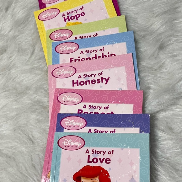 Disney Princess Books (7 Disney princesses) - Picture 4 of 12